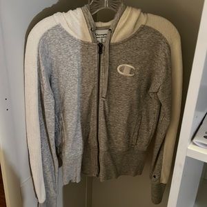 AUTHENTIC Champion Sweater